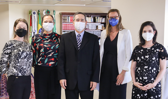 Comissão Ajufe Mulheres se reúne com presidente do TRF4