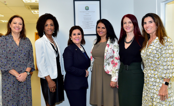 Ajufe Mulheres participa de instalação da Ouvidoria da Mulher no TRT do Paraná